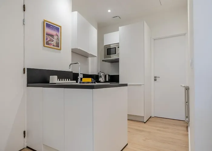 L'essenza D'azur Ницца